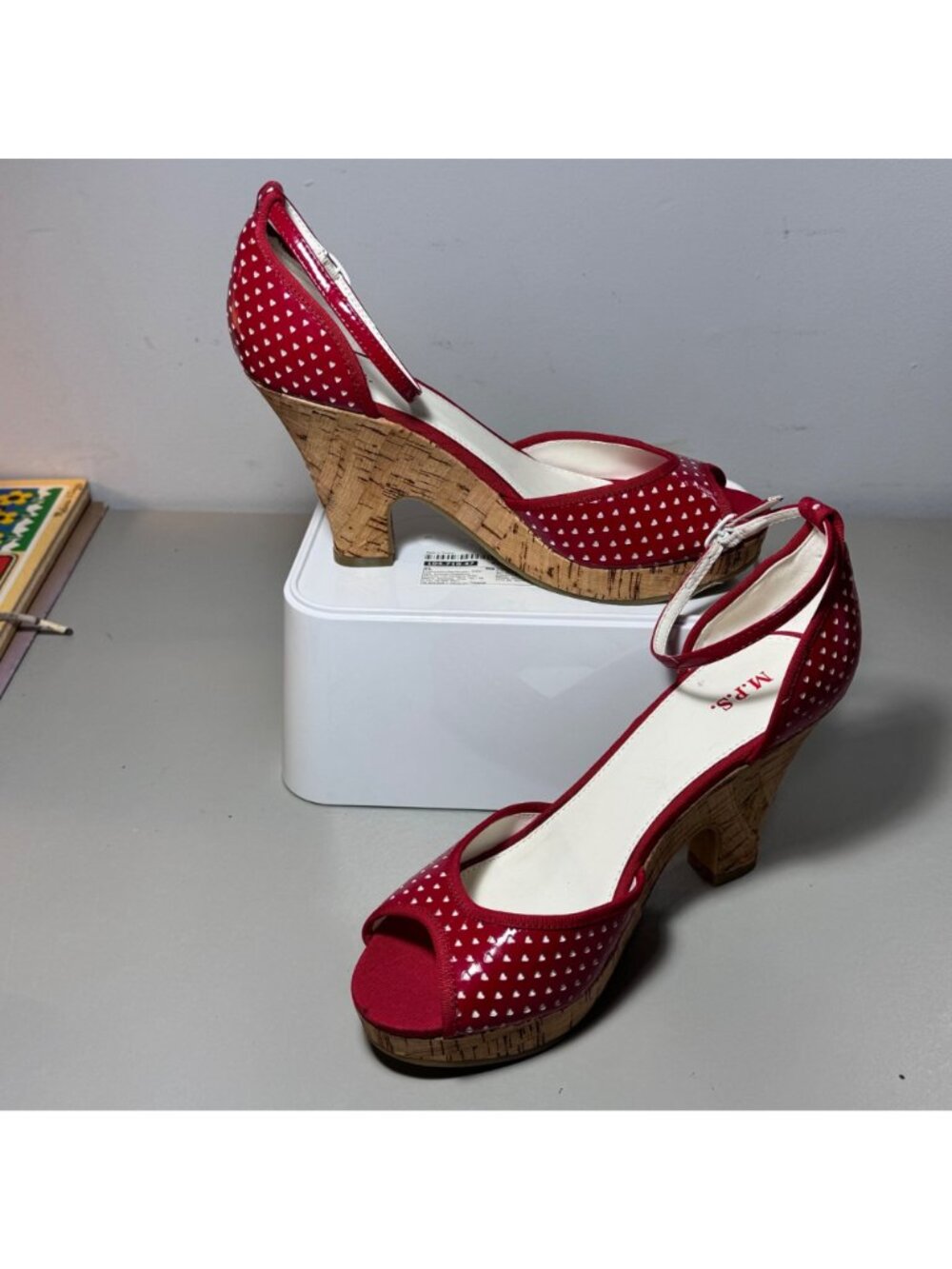 Heart N Sole Red White Heart Print Cork Wedge Sandals Peep Toe - Picture 2 of 10